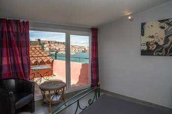 Triton Hotel 2*